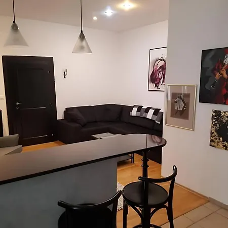 아파트 Cozy In The Middle Of