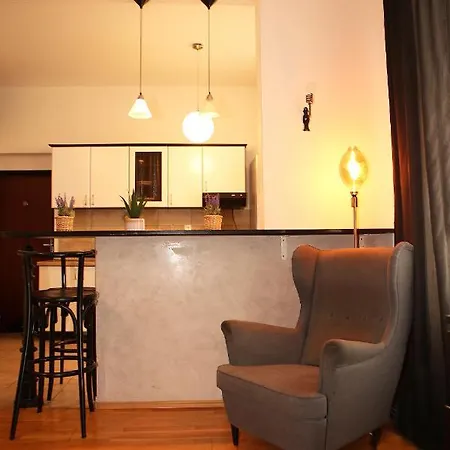 Cozy In The Middle Of Apartment *