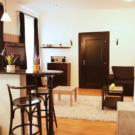 Cozy In The Middle Of Apartment *