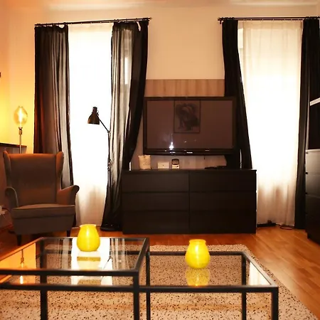 Lägenhet Cozy In The Middle Of Bratislava